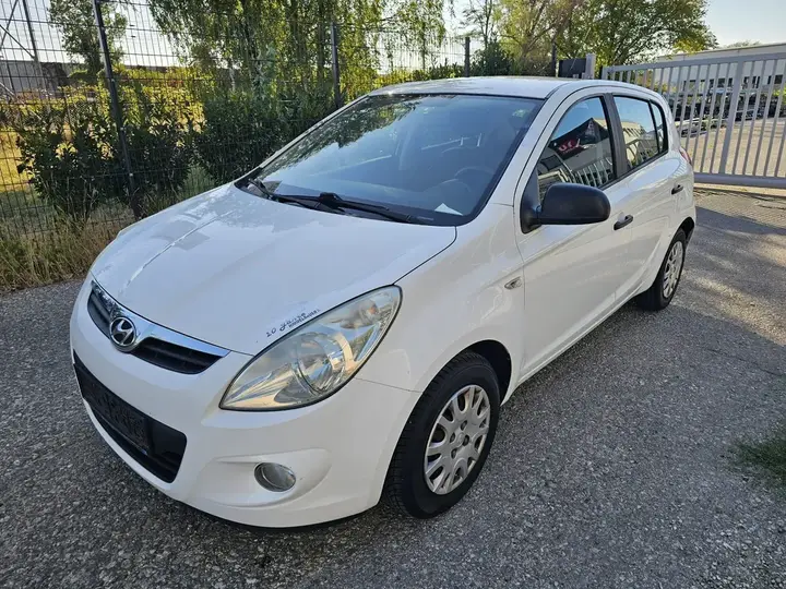 Hyundai I20 2010 photo 2