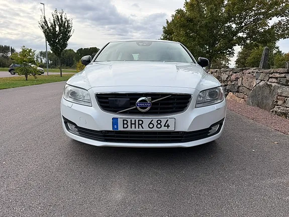 Volvo V70 2015 photo 2
