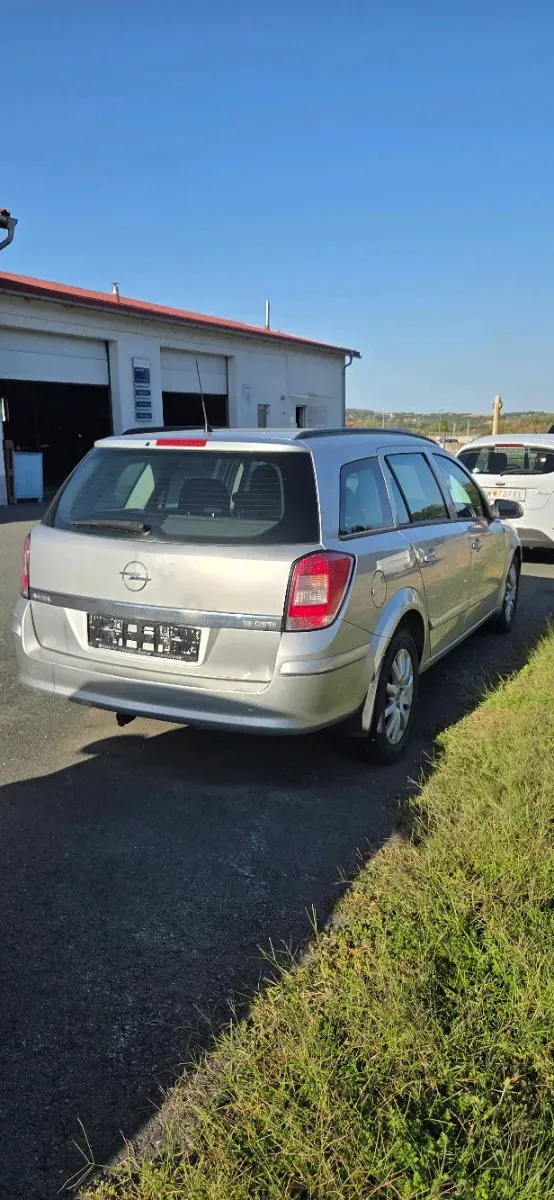 Opel Astra 2008 photo 3