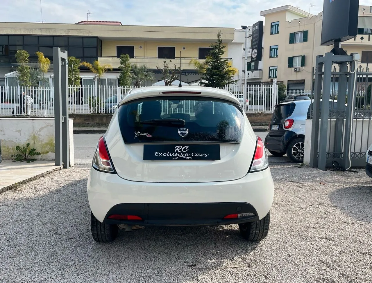 Lancia Ypsilon 2014 photo 4