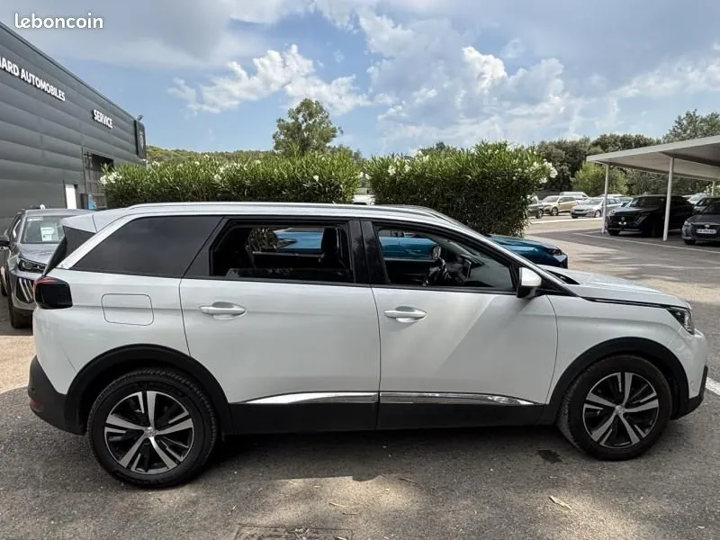 Peugeot 5008 2017 photo 3