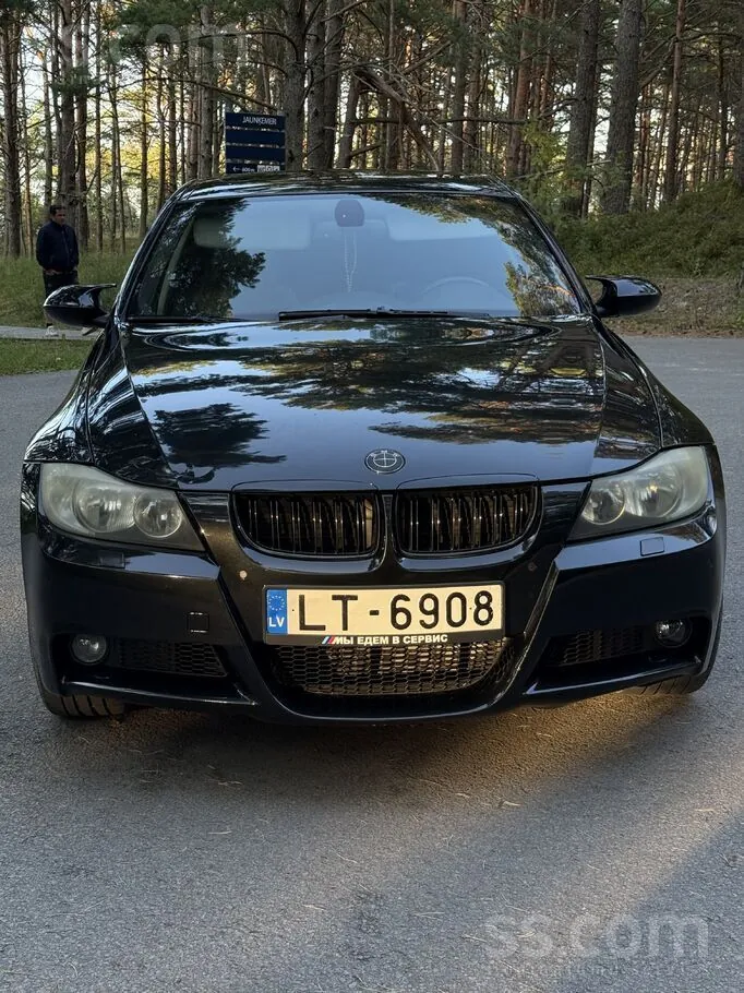 BMW 318 2008 photo 2