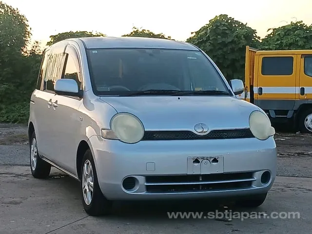Toyota Sienta X