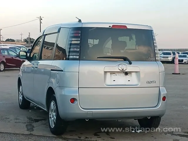 Toyota Sienta X 2003 photo 5