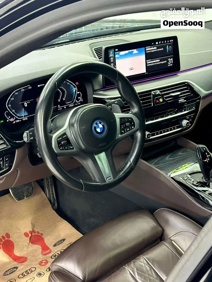 BMW 5 Series 2023 photo 2