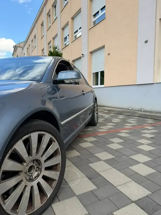Volkswagen Phaeton 2006 photo 2
