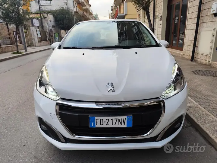 Peugeot 208 2016 photo 2