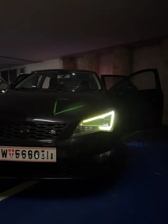 Seat Leon 2013 photo 2