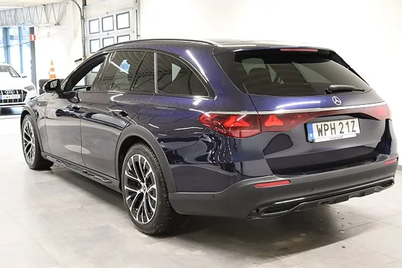 Mercedes-Benz E220 2025 photo 4