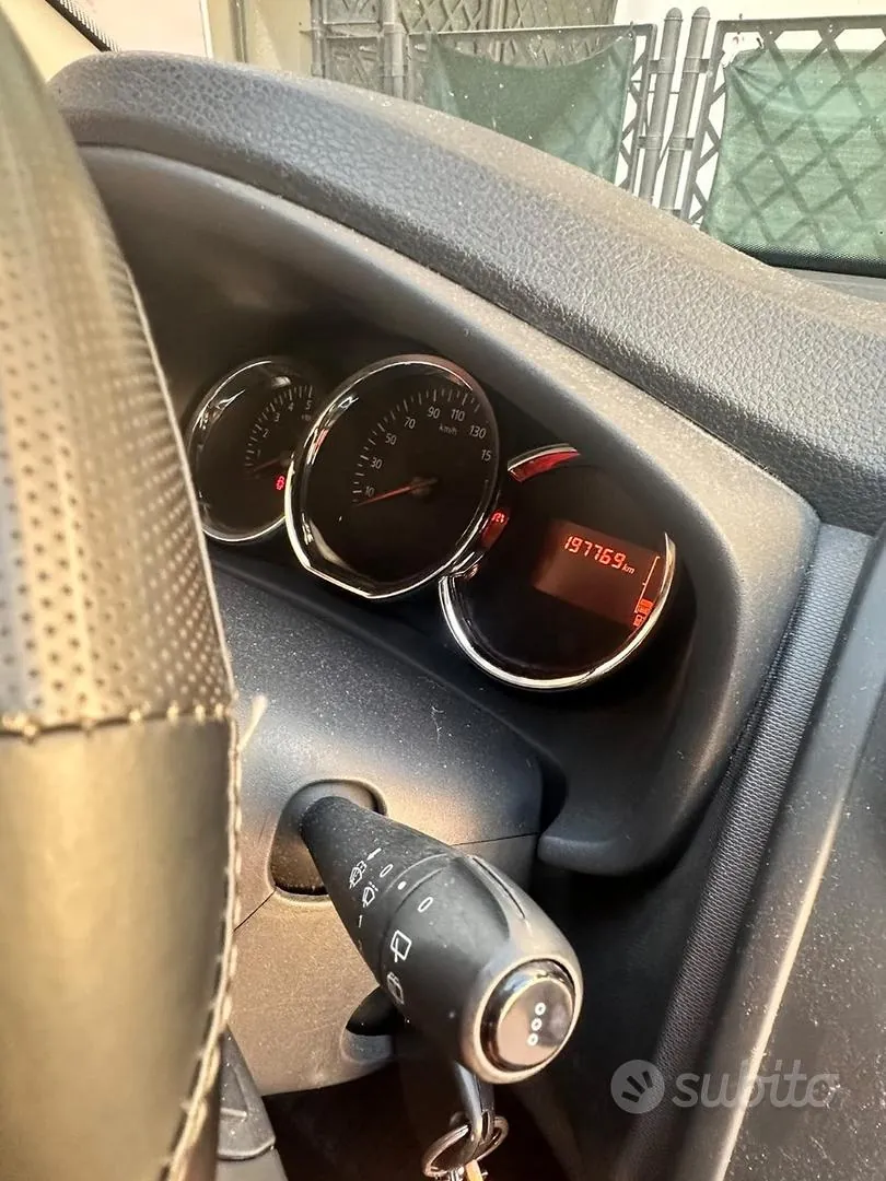 Dacia Sandero 2015 photo 3