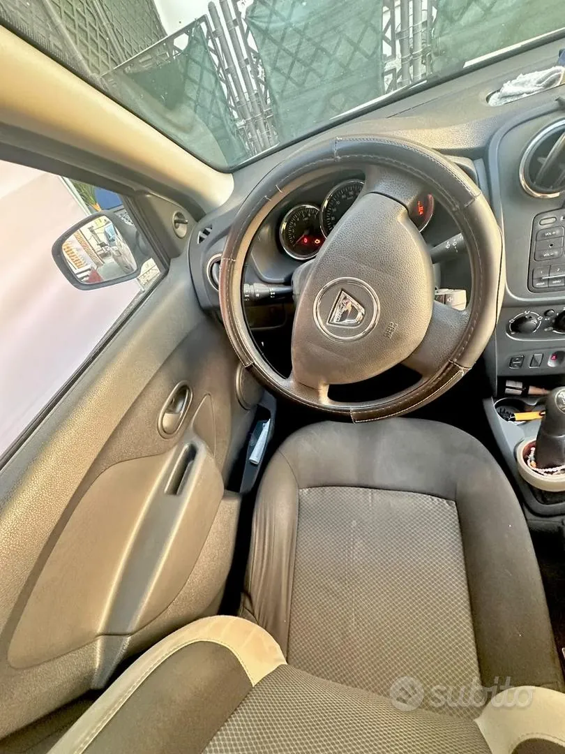Dacia Sandero 2015 photo 4