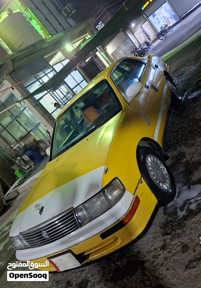 Toyota Crown 2000 photo 3