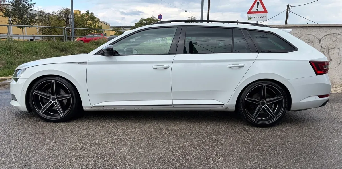 Skoda Superb 2017 photo 3