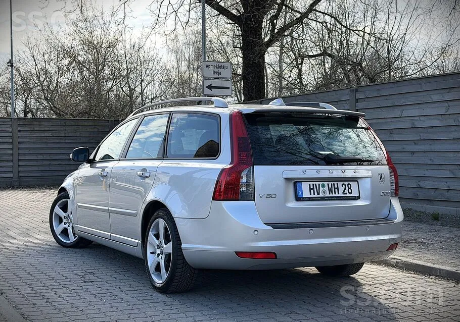 Volvo V50 2010 photo 3