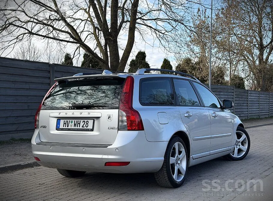 Volvo V50 2010 photo 4
