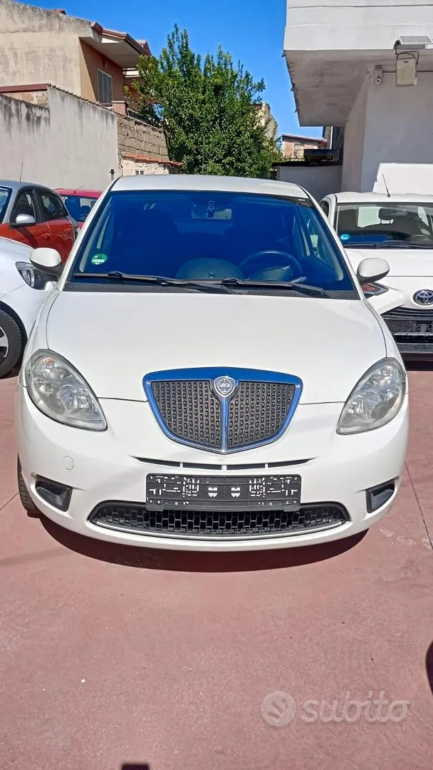 Lancia Ypsilon