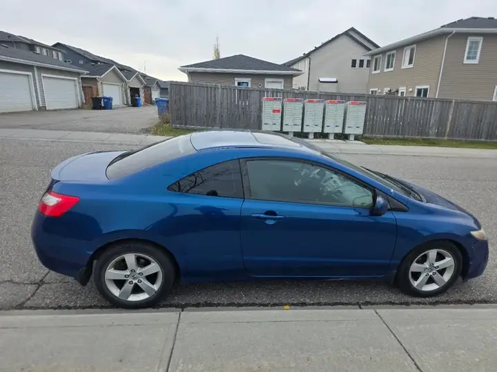 Honda Civic 2010 photo 3
