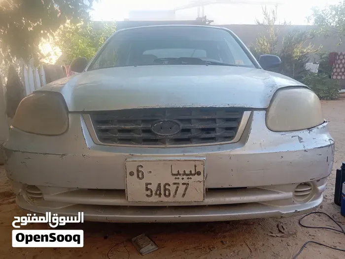 Hyundai Verna 2004 photo 2