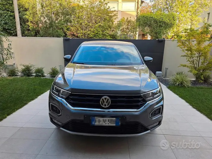Volkswagen T-Roc 2018 photo 2