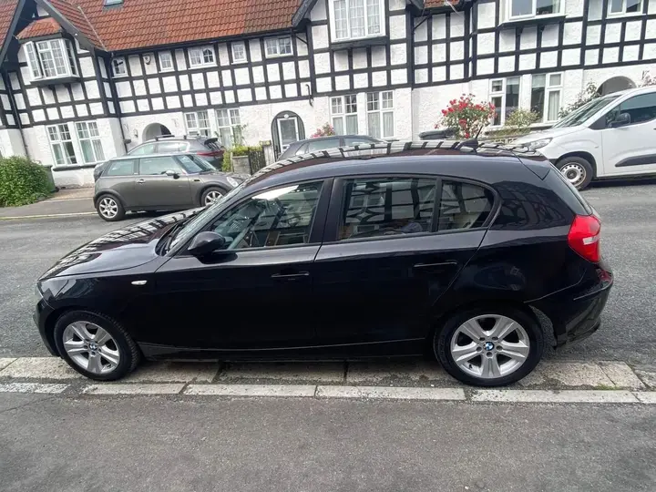 BMW 1 Series 2009 photo 2