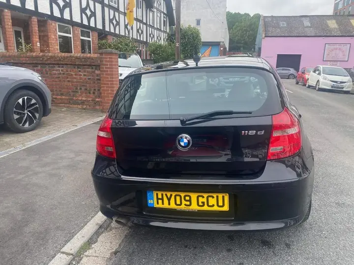 BMW 1 Series 2009 photo 3