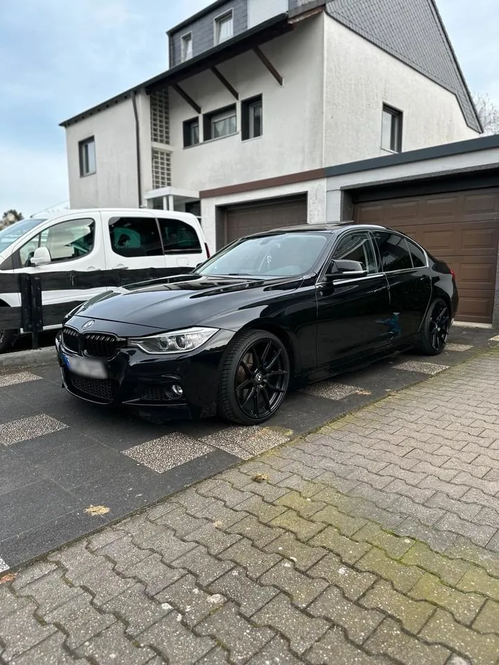 BMW F30
