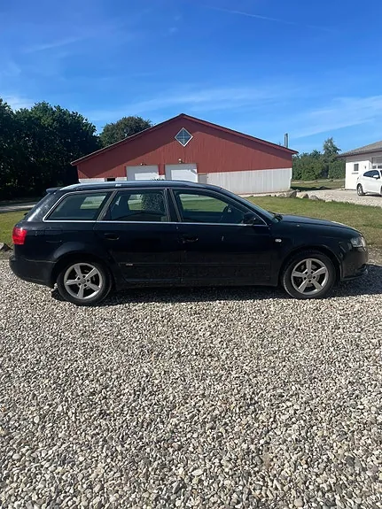 Audi A4 2008 photo 4