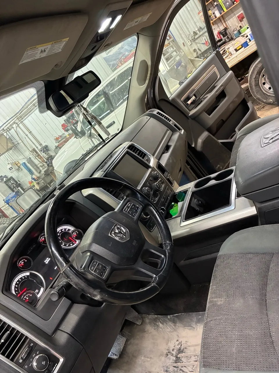 Ram 1500 2014 photo 2