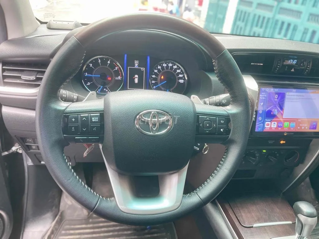 Toyota Fortuner 2018 photo 4