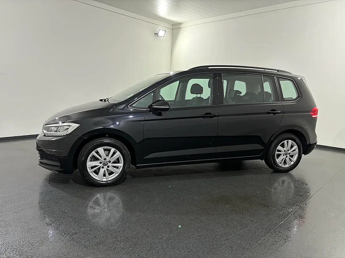 Volkswagen Touran 2023 photo 3