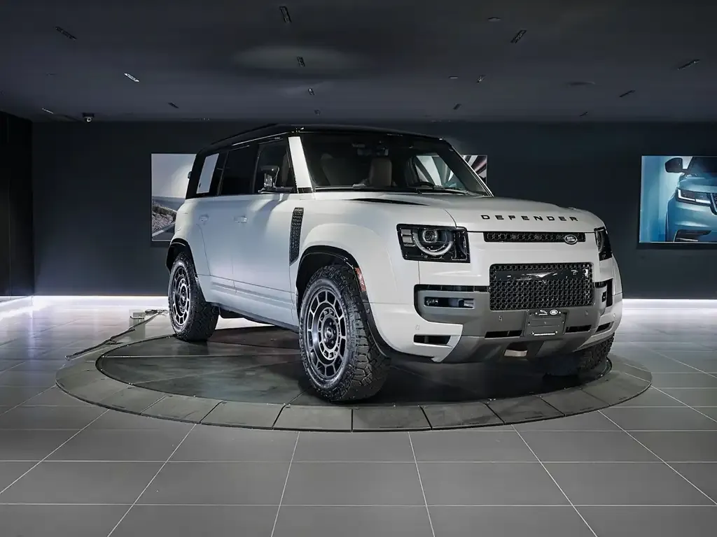 Land Rover Defender 2026 photo 3