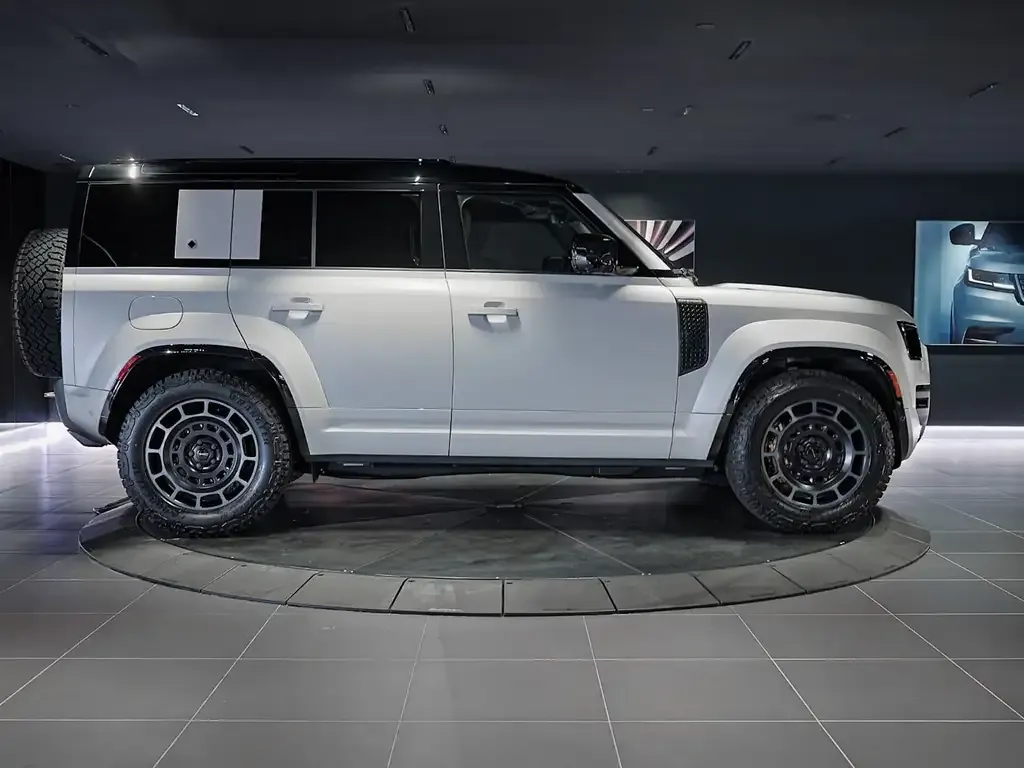 Land Rover Defender 2026 photo 4