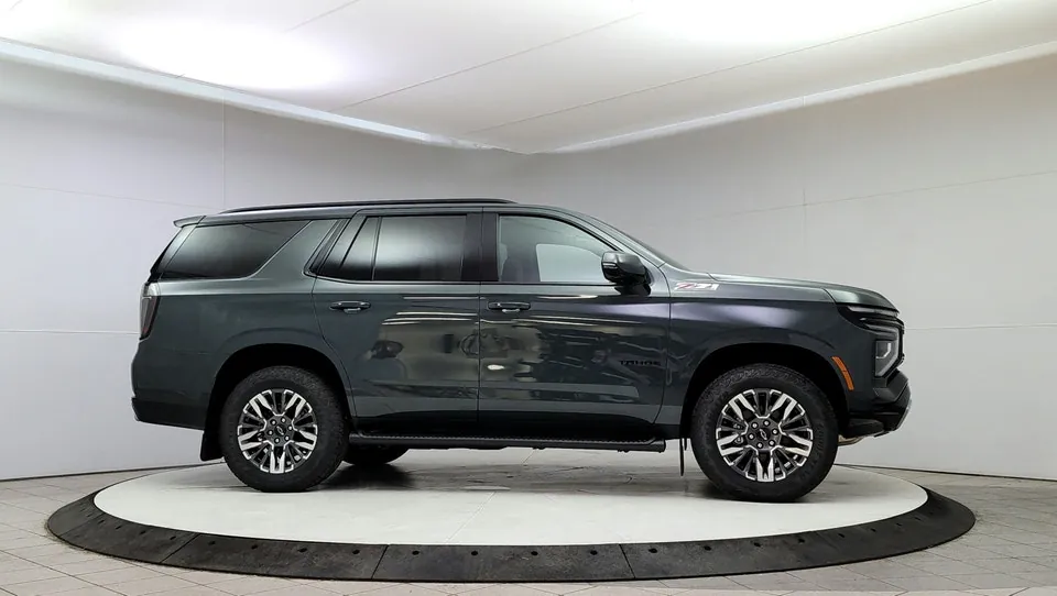 Chevrolet Tahoe 2026 photo 2