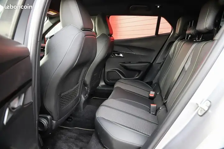 Peugeot 2008 2025 photo 4