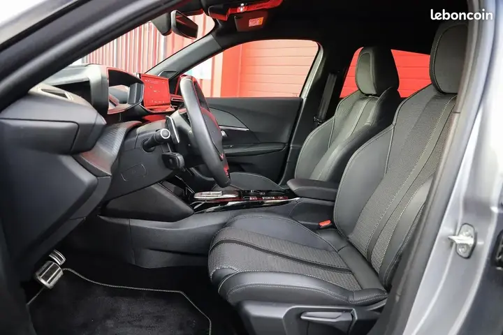 Peugeot 2008 2025 photo 3
