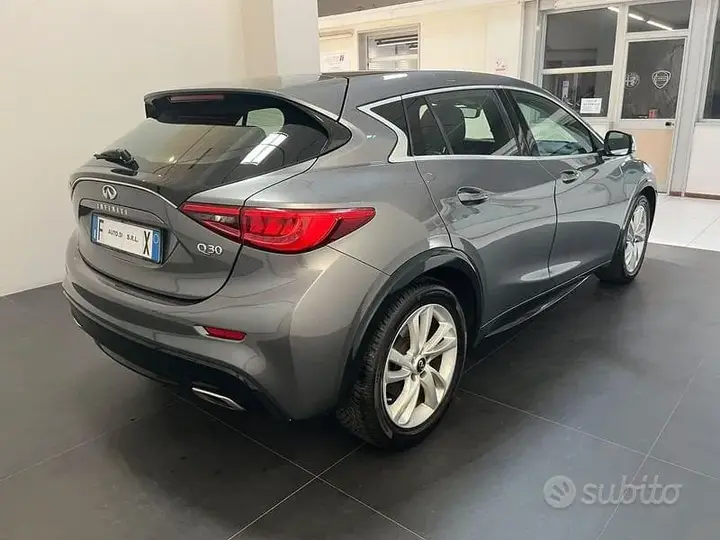 Infiniti Q30 2017 photo 5