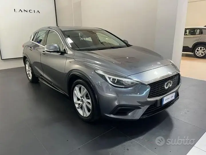 Infiniti Q30 2017 photo 3