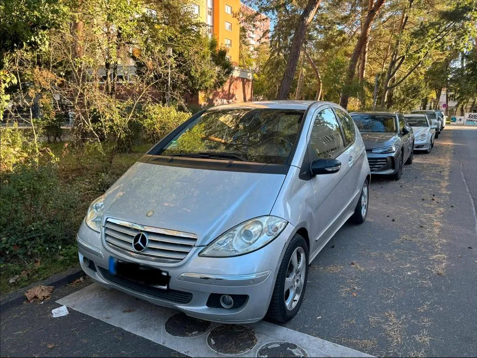 Mercedes-Benz A180