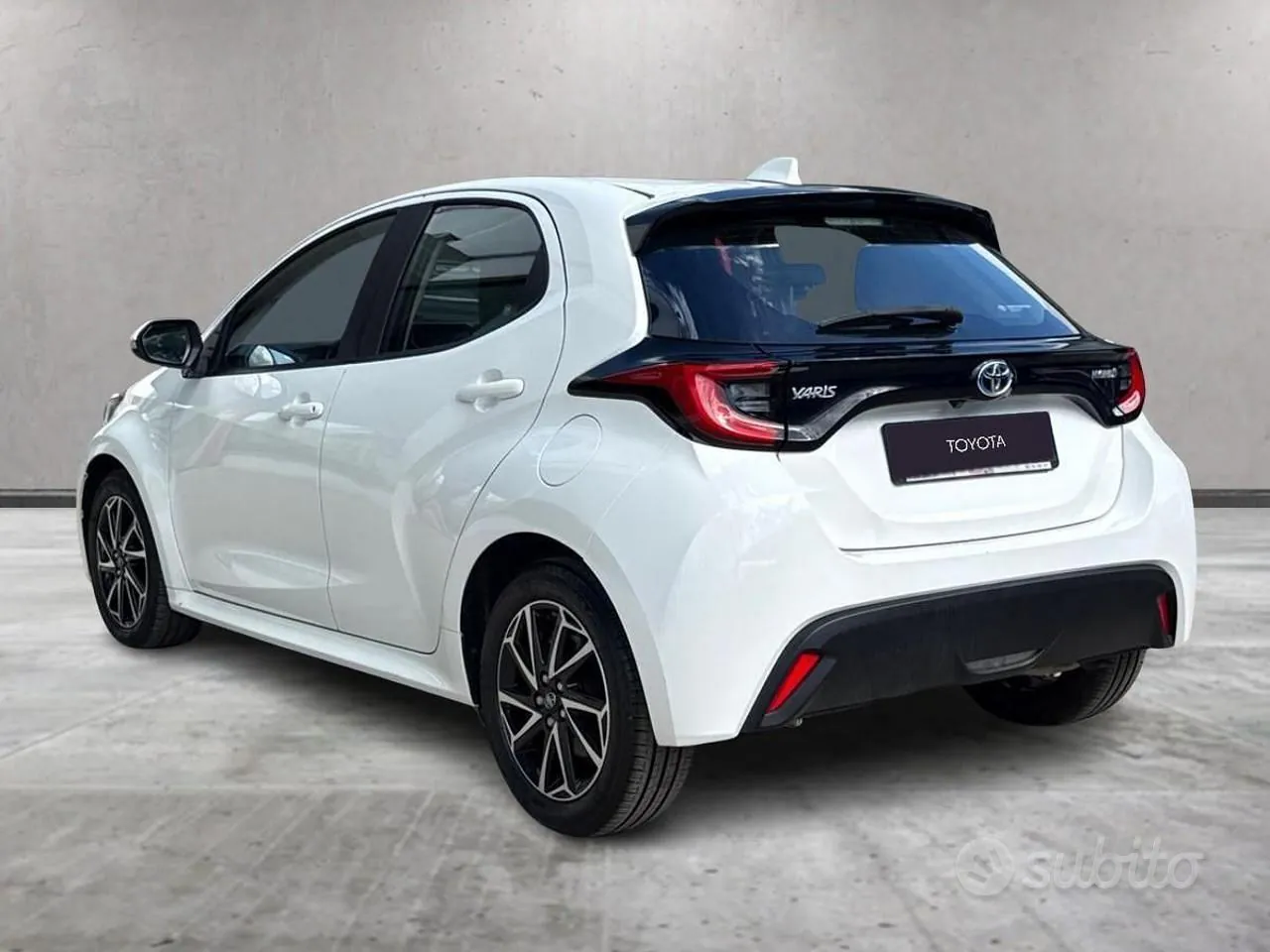 Toyota Yaris 2022 photo 2