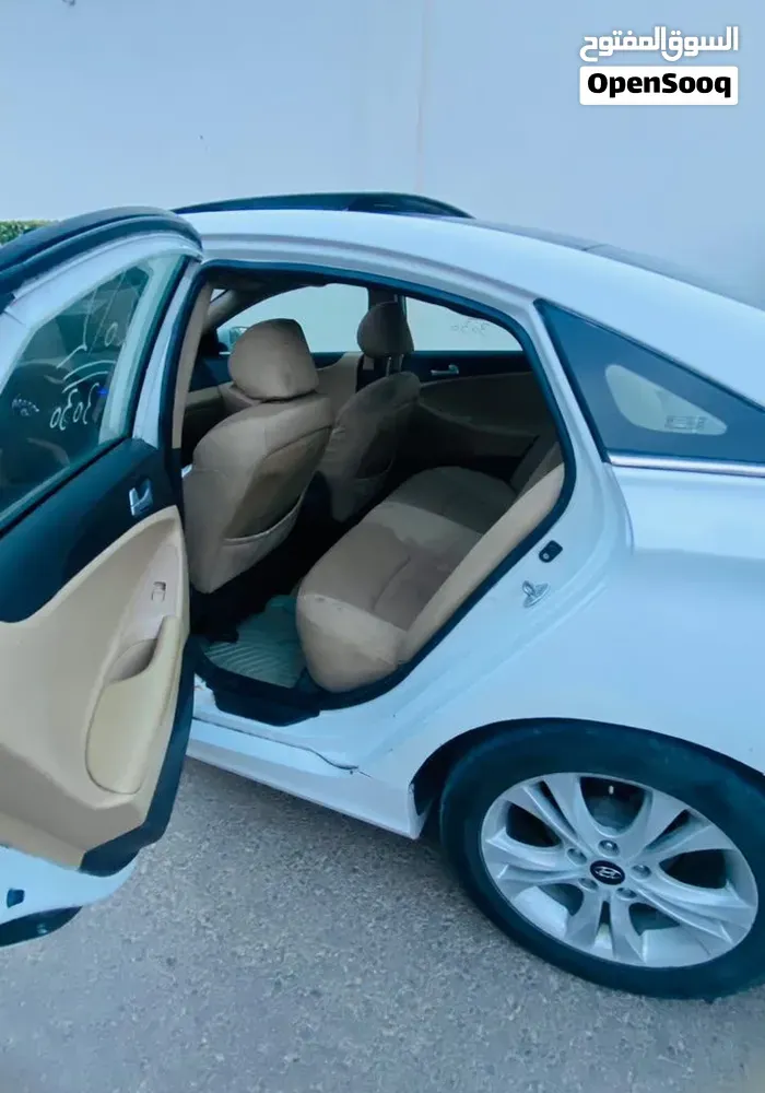 Hyundai Sonata 2012 photo 2