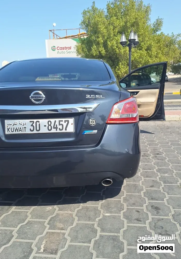 Nissan Altima 2013 photo 2