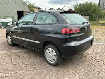 Seat Ibiza 2002 photo 3