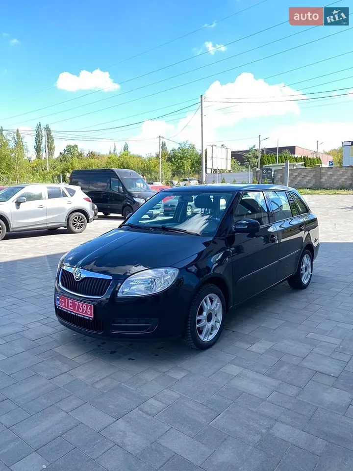 Skoda Fabia 2008 photo 3