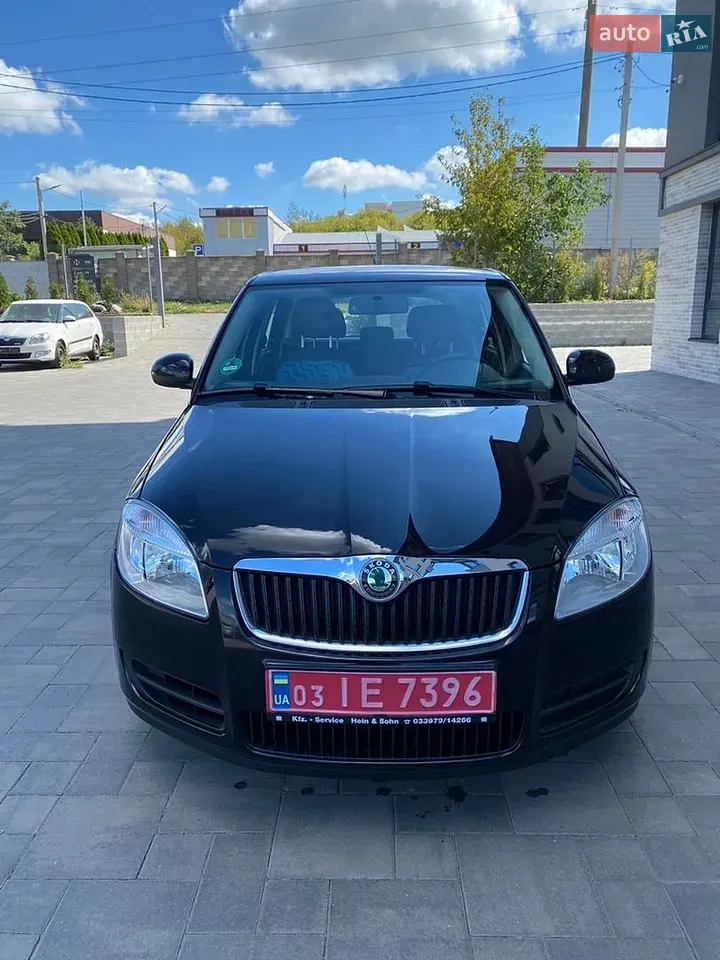 Skoda Fabia 2008 photo 2