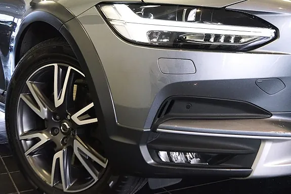 Volvo V90 Cross Country 2018 photo 2