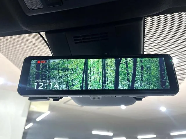 Toyota Voxy 2024 photo 5