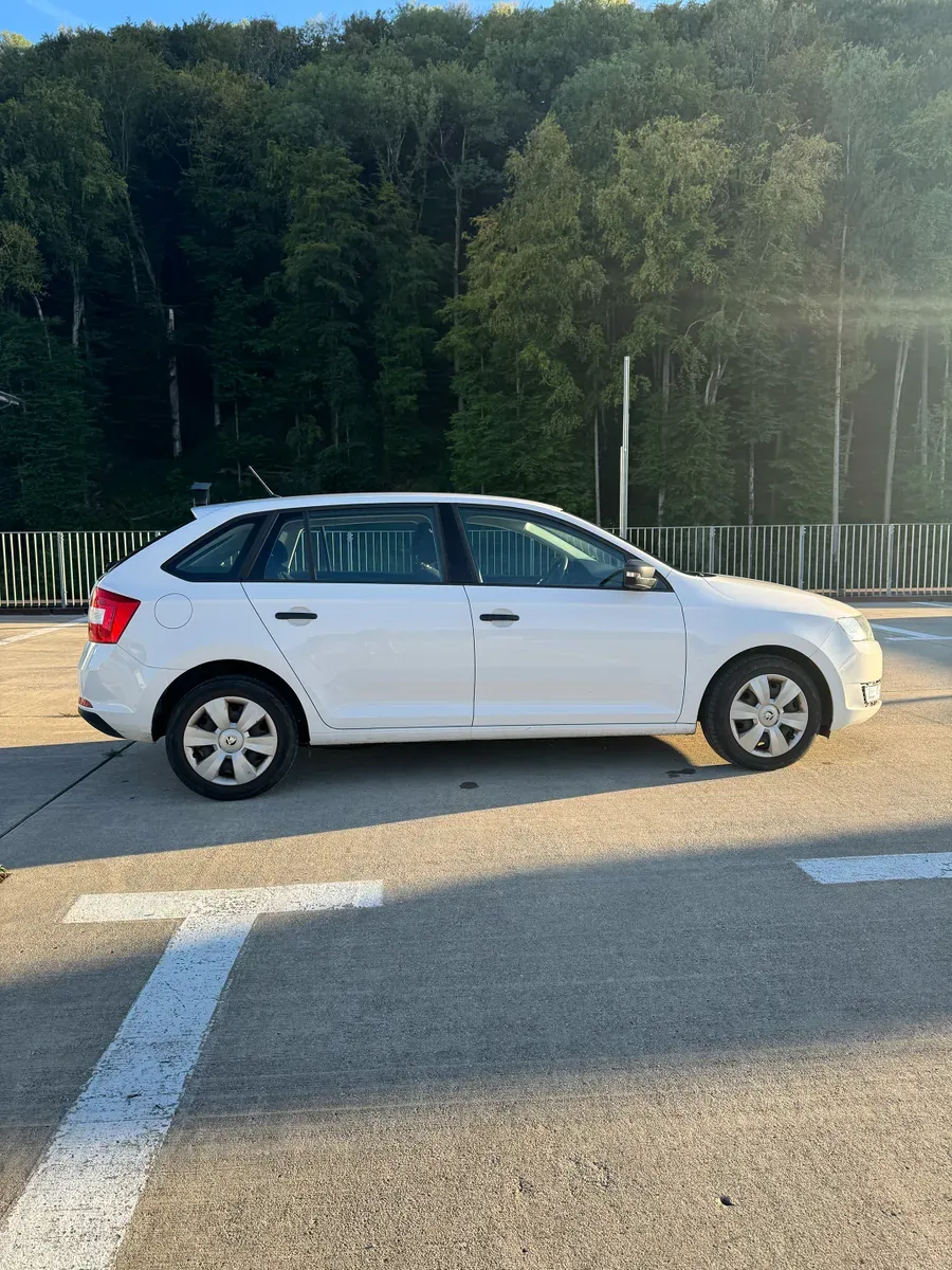 Skoda Rapid 2017 photo 2
