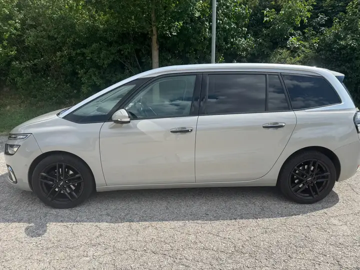 Citroen Grand C4 Picasso 2017 photo 2