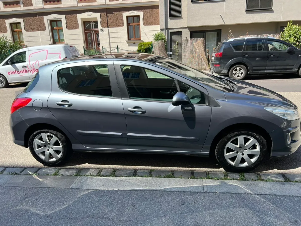 Peugeot 308 2010 photo 3