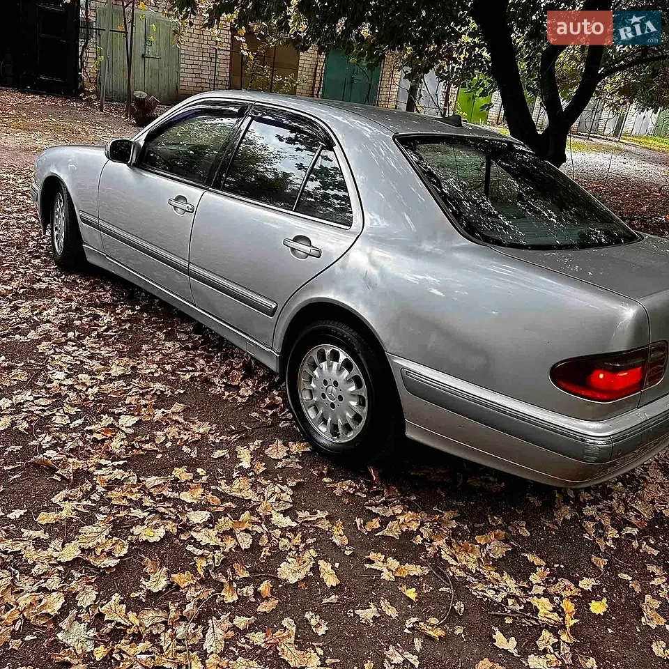Mercedes-Benz E-Class 2001 photo 4